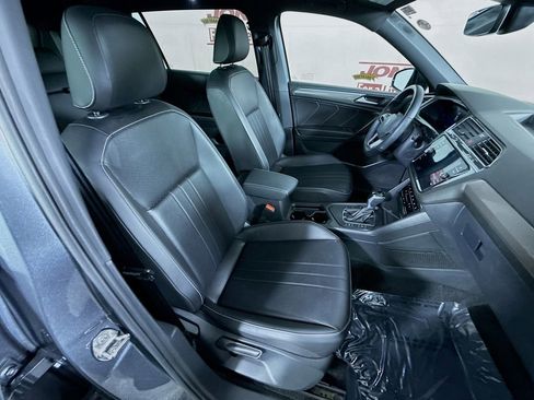 Used 2024 Volkswagen Tiguan SE R-Line FWD image 31