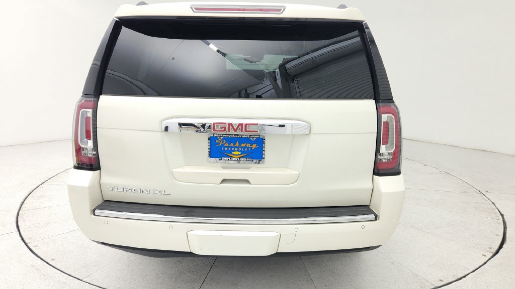 Used 2015 GMC Yukon XL Denali w/ Touring Package RWD image 6