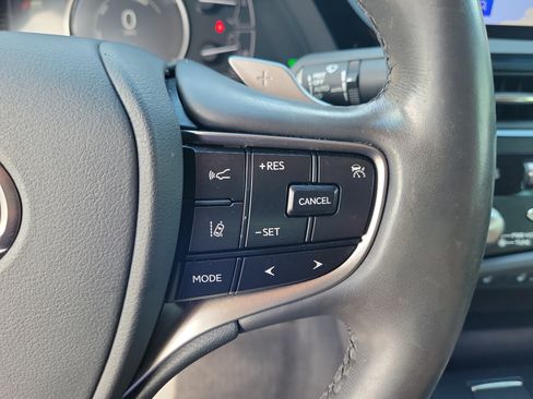 Used 2024 Lexus ES 300h w/ Premium Package FWD image 19