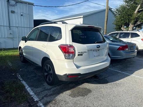 Used 2017 Subaru Forester 2.5i Premium w/ All-Weather Package AWD/4WD image 5