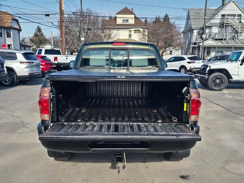 Used 2012 Toyota Tacoma 4x4 Regular Cab image 14