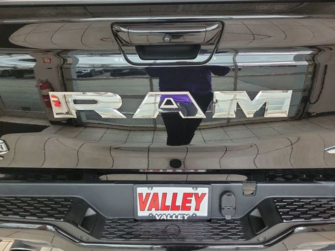 Used 2025 RAM 1500 Limited image 11