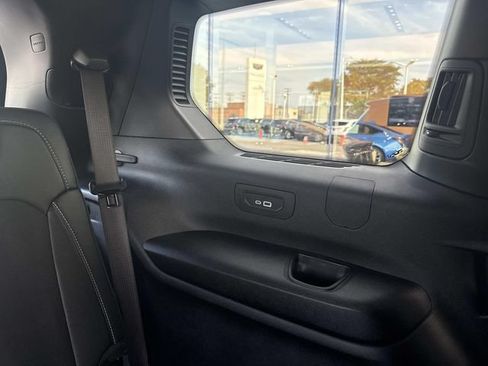 Used 2024 Jeep Grand Cherokee L Laredo AWD/4WD image 32