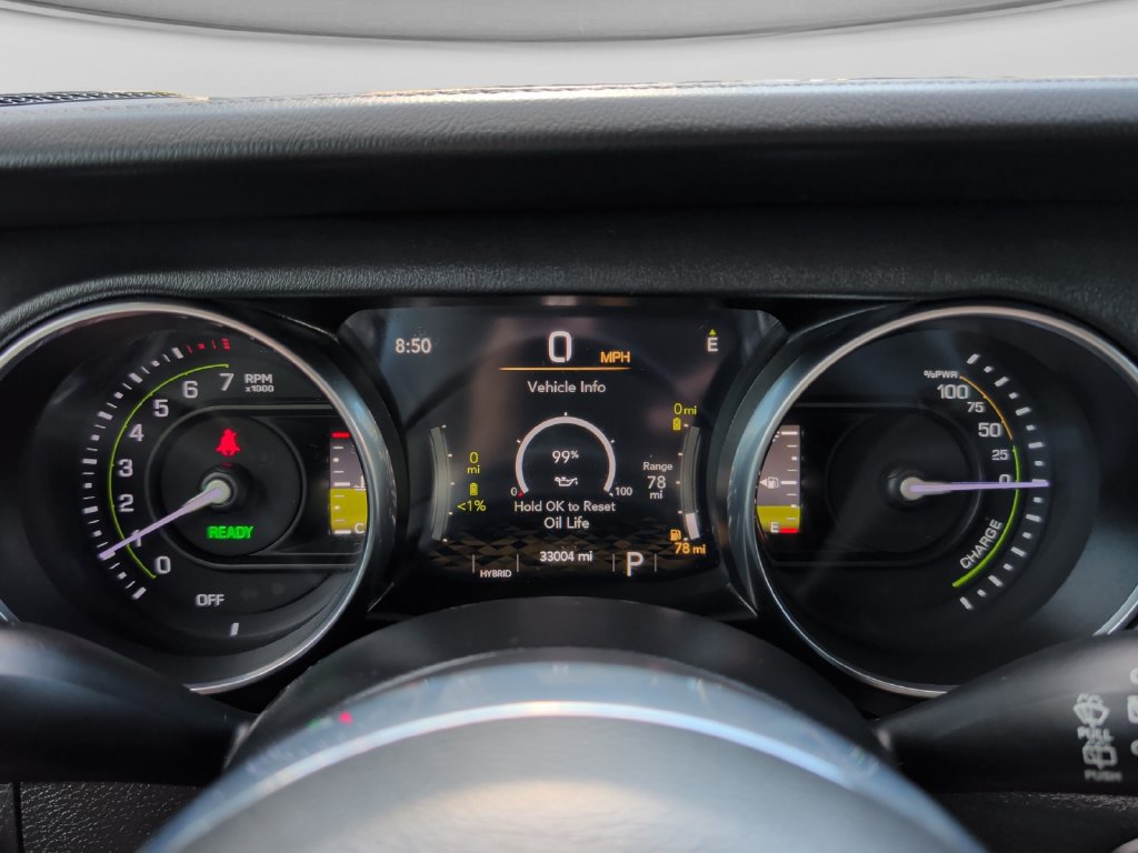 Used 2022 Jeep Wrangler Unlimited Sahara w/ Cold Weather Group AWD/4WD image 10