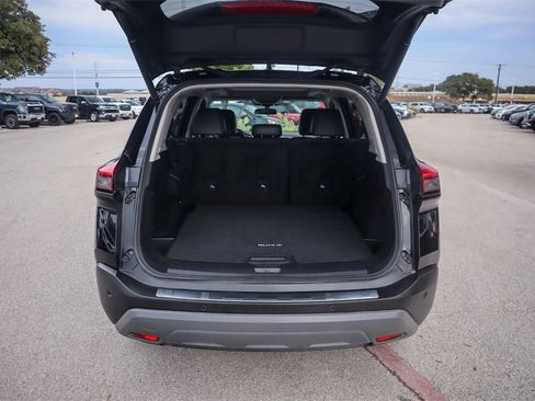 Used 2022 Nissan Rogue SV w/ SV Premium Package image 29