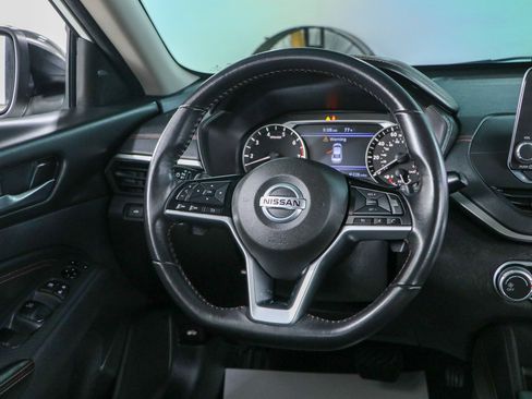 Used 2021 Nissan Altima 2.5 SR FWD image 12