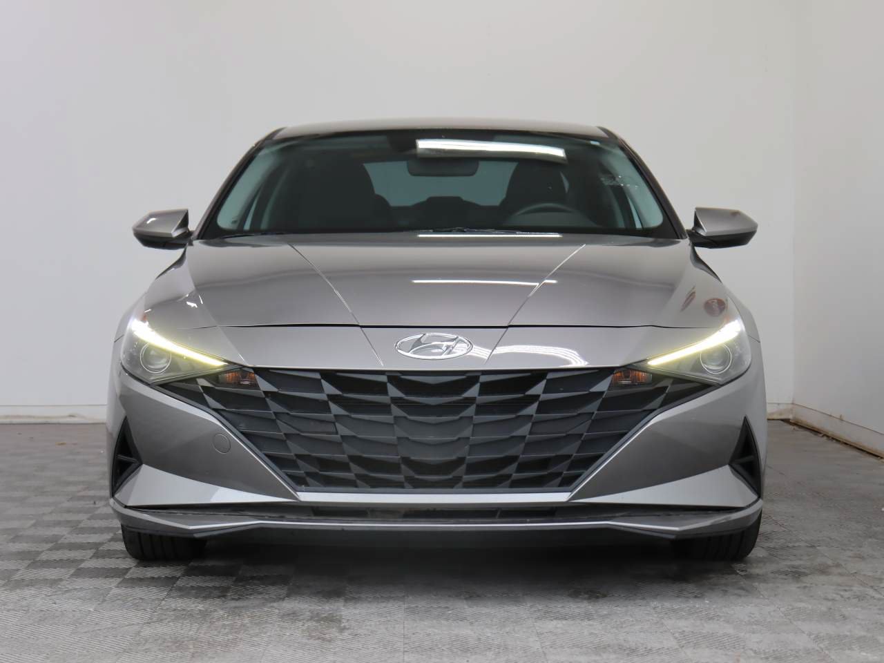 Used 2023 Hyundai Elantra SEL FWD image 3