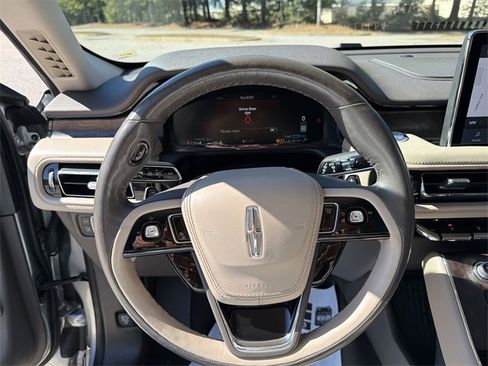 Used 2023 Lincoln Aviator Grand Touring image 14