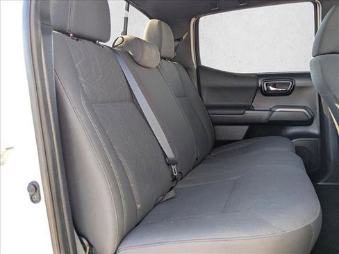 Used 2019 Toyota Tacoma TRD Sport w/ Technology Package RWD image 18