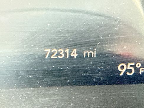 Used 2023 Chrysler Pacifica Touring-L FWD image 41