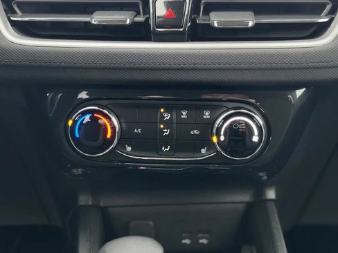 Used 2024 Chevrolet TrailBlazer LT w/ LT Cold Weather Package image 28