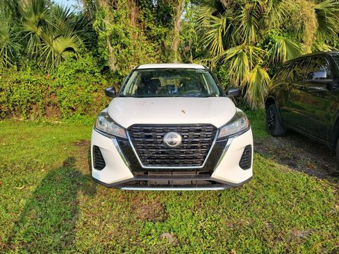 Used 2024 Nissan Kicks S FWD image 7
