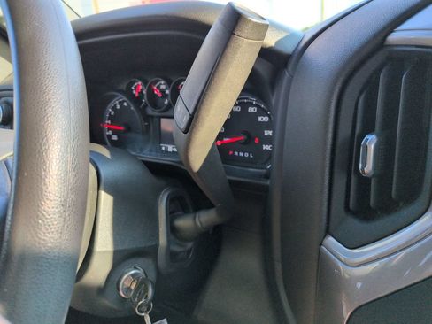 Used 2020 Chevrolet Silverado 1500 Custom w/ Custom Value Package AWD/4WD image 24