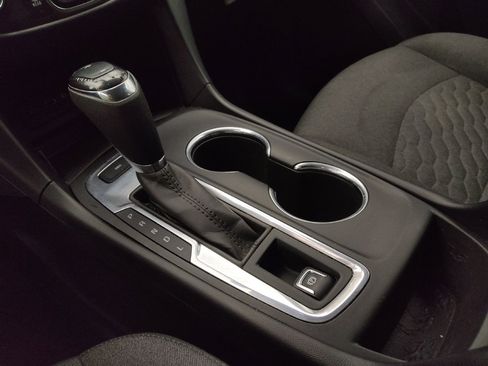 Used 2019 Chevrolet Equinox LT AWD/4WD image 26