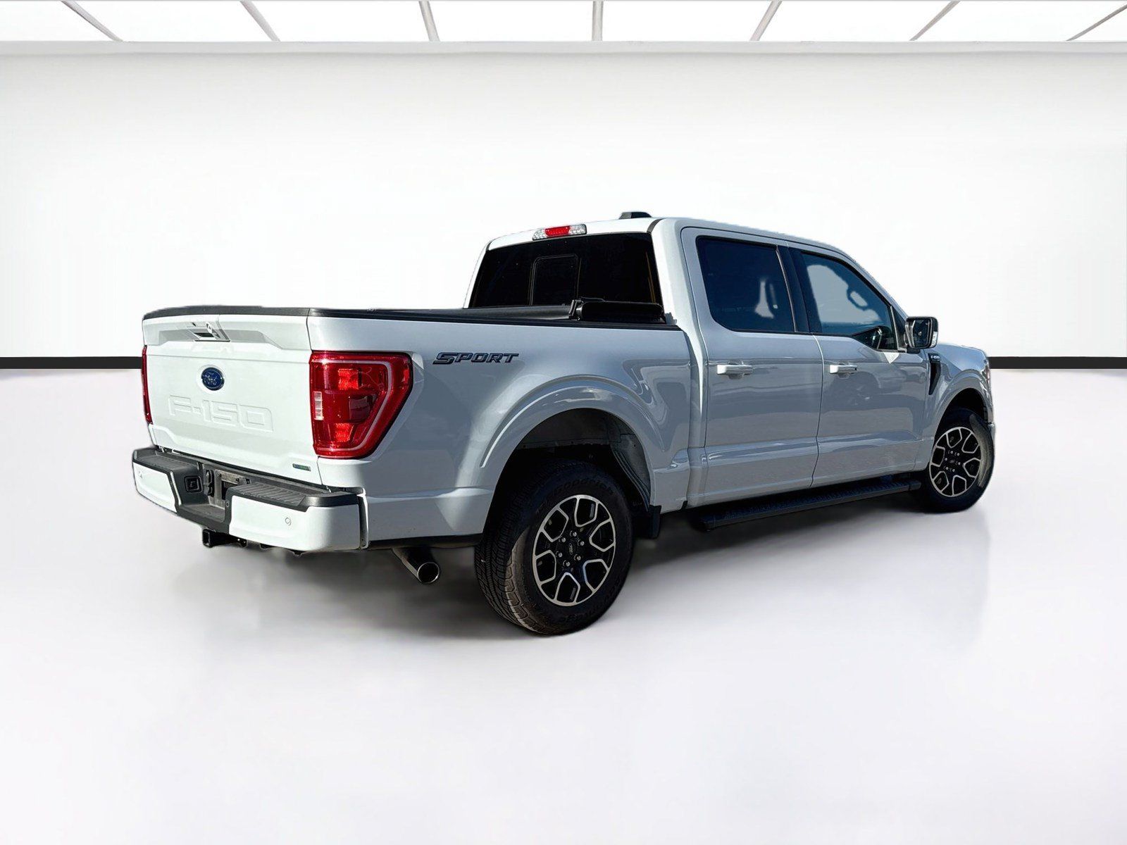 Used 2022 Ford F150 XLT w/ Equipment Group 302A High RWD image 4