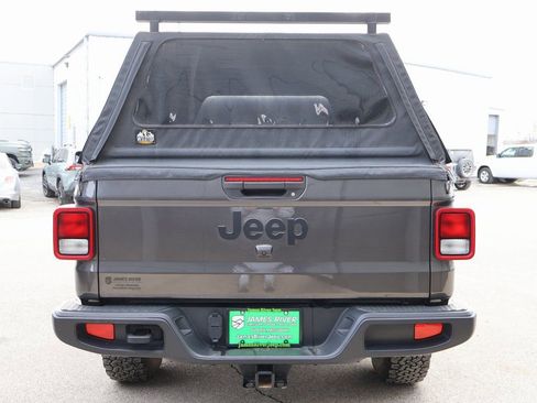 Used 2022 Jeep Gladiator Sport image 4
