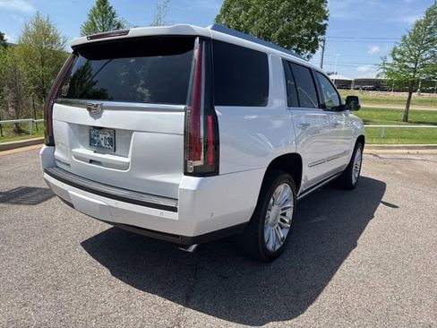 Used 2018 Cadillac Escalade Platinum image 5