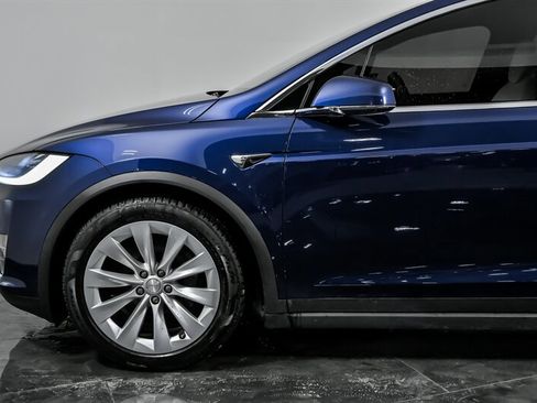 Used 2018 Tesla Model X 75D image 6