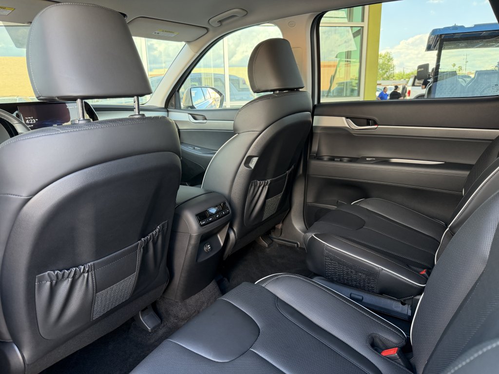 Used 2025 Hyundai Palisade SEL FWD image 34