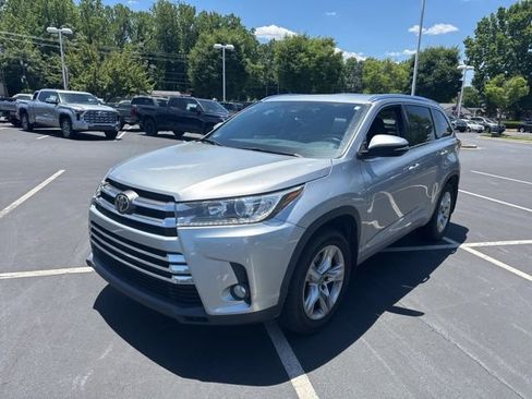 Used 2017 Toyota Highlander Limited AWD/4WD image 9
