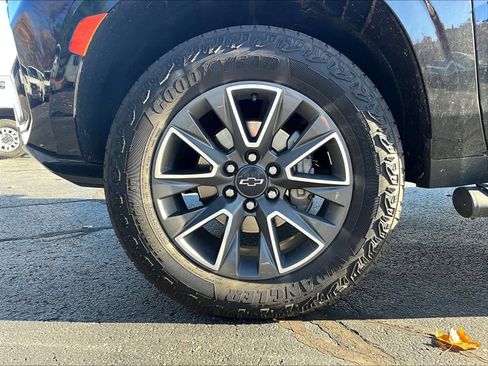 Used 2024 Chevrolet Tahoe Z71 w/ Luxury Package image 7