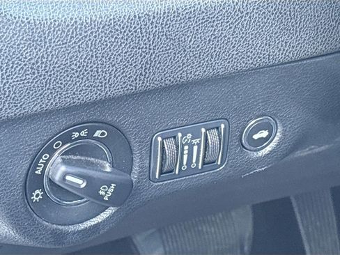 Used 2023 Chrysler 300 S w/ Comfort Group image 10