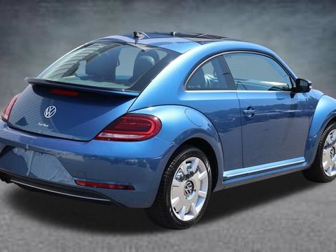 Used 2019 Volkswagen Beetle 2.0T SE FWD image 3