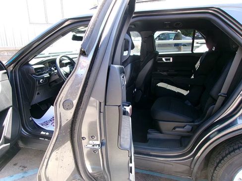 Used 2020 Ford Explorer XLT AWD/4WD image 11