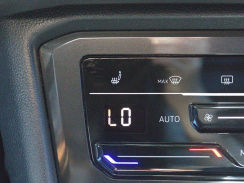 Used 2022 Volkswagen Tiguan SE R-Line AWD/4WD image 24