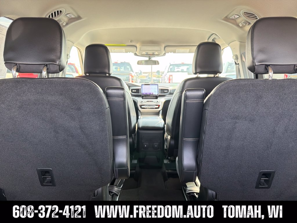 Used 2024 Ford Explorer XLT w/ Equipment Group 202A AWD/4WD image 31