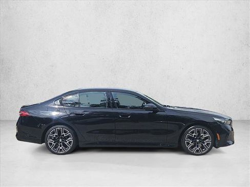 Used 2026 BMW 530i xDrive AWD/4WD image 4
