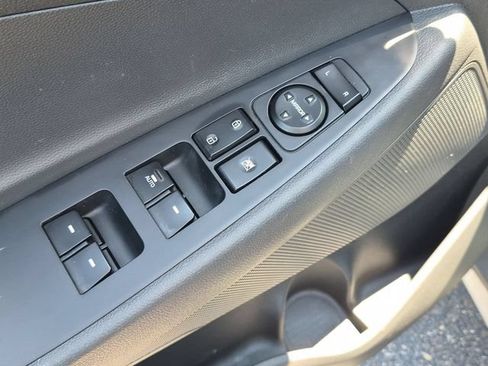 Used 2018 Hyundai Tucson Sport FWD image 12