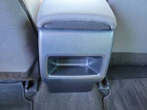 Used 2022 Toyota Corolla LE image 15