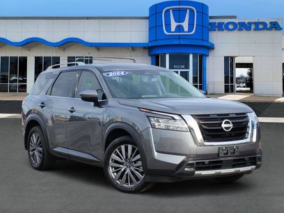 Used 2024 Nissan Pathfinder SL w/ SL Premium Package