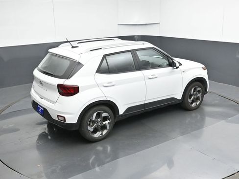 Certified 2024 Hyundai Venue Limited image 49