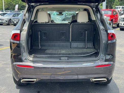 Used 2024 Buick Enclave Essence w/ Technology Package FWD image 5