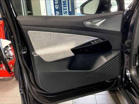 Used 2023 Volkswagen ID.4 Pro AWD/4WD image 9