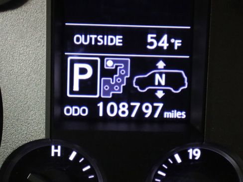 Used 2015 Lexus LX 570 4WD image 39