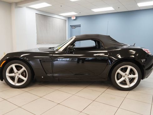 Used 2008 Saturn Sky w/ Premium Trim Package image 2