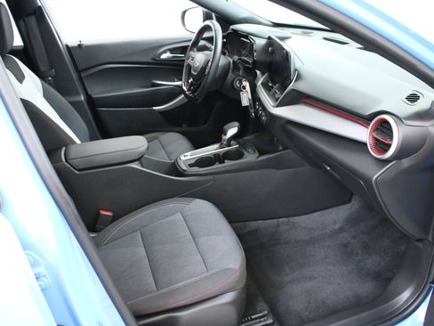 Used 2024 Chevrolet Trax RS w/ Sunroof Package image 30