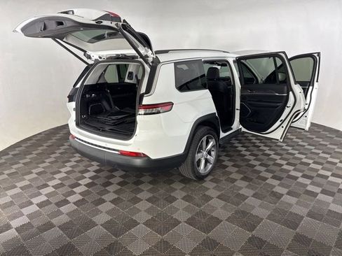 Used 2021 Jeep Grand Cherokee L Limited w/ Luxury Tech Group II AWD/4WD image 17