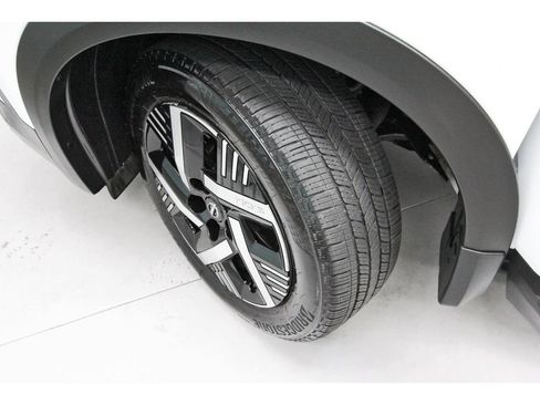 Used 2026 Nissan Kicks SV w/ SV Premium Package FWD image 7