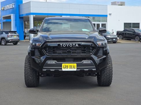 Used 2026 Toyota Tacoma SR5 AWD/4WD image 3