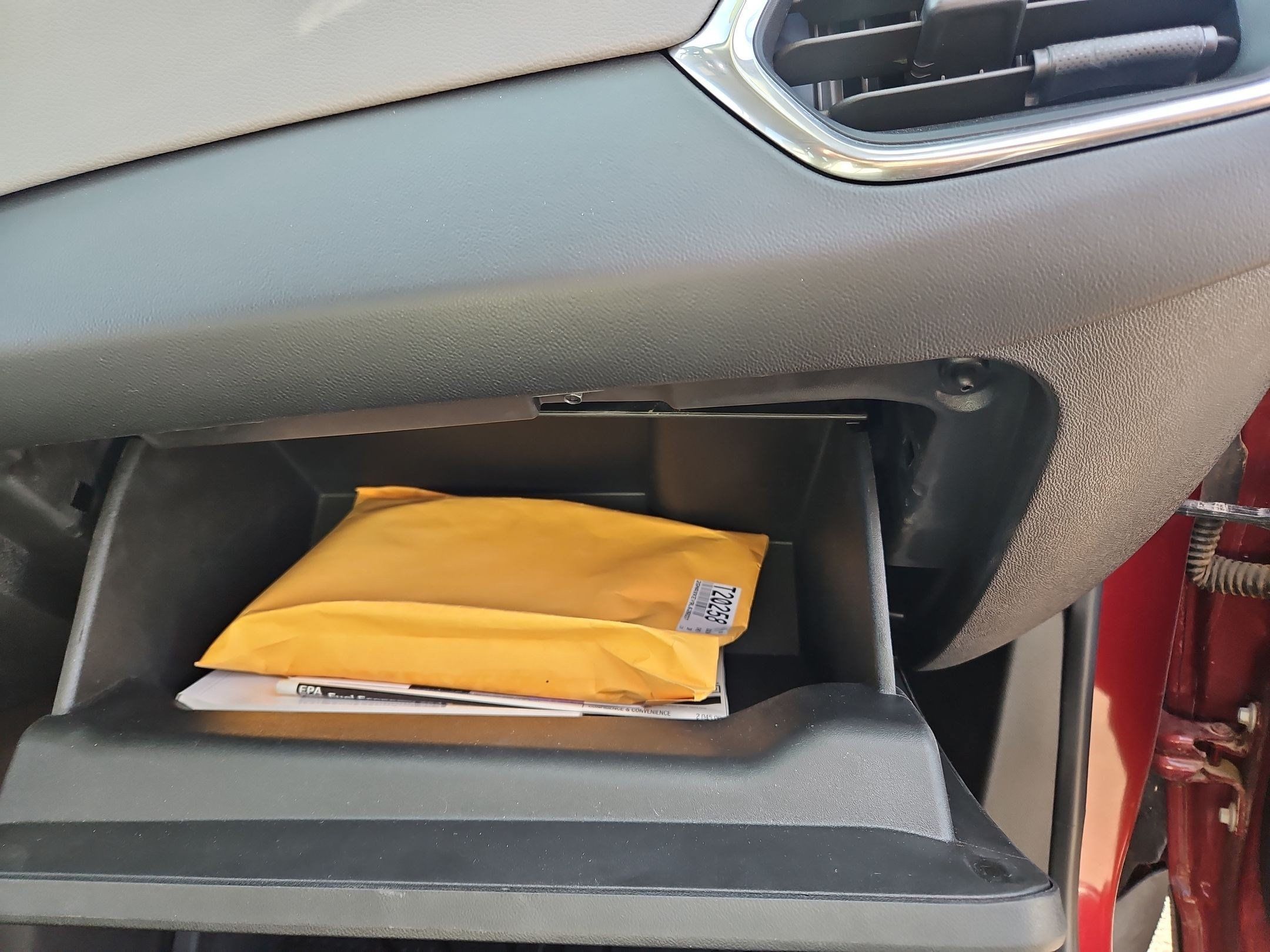 Certified 2020 Chevrolet Equinox LT FWD image 32