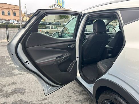 Used 2023 Chevrolet Bolt EUV LT w/ Convenience Package FWD image 47