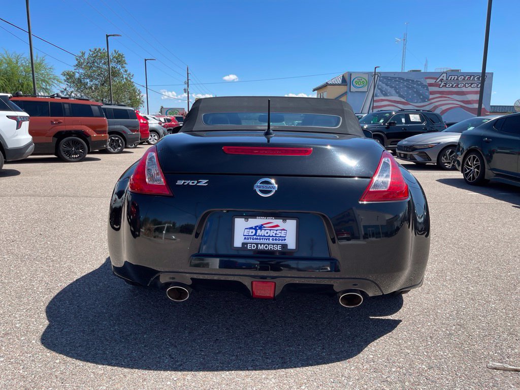 Used 2015 Nissan 370Z Touring Sport RWD image 5