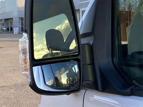 Used 2022 Ford Transit 350 XLT image 31