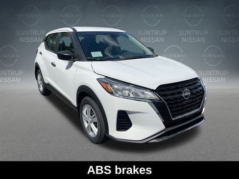 Used 2025 Nissan Kicks Play S FWD image 19
