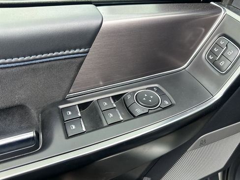 Used 2024 Ford F150 Platinum image 13