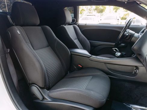 Used 2017 Dodge Challenger R/T w/ Blacktop Package RWD image 31